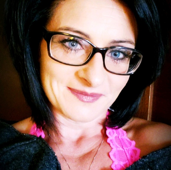 Meet your Posher, Melissa - Picture 1 of 1